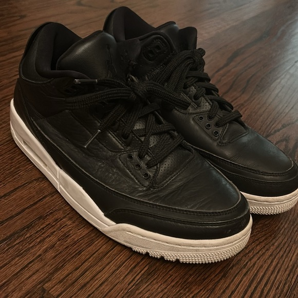 Jordan retro 3 cyber Monday Sneakers - men’s 7.5 / women’s 9 - Picture 2 of 3